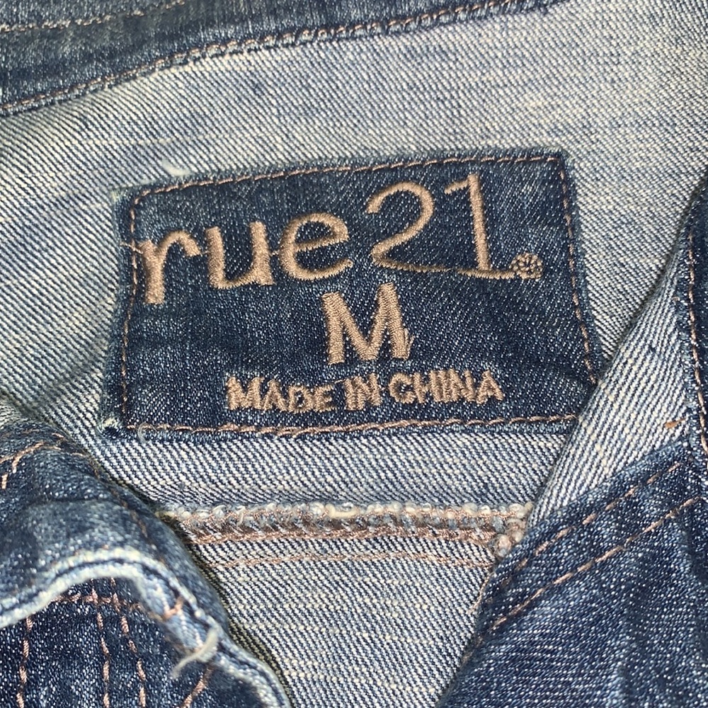 COPY - Rue 21 Jean vest - Picture 4 of 6